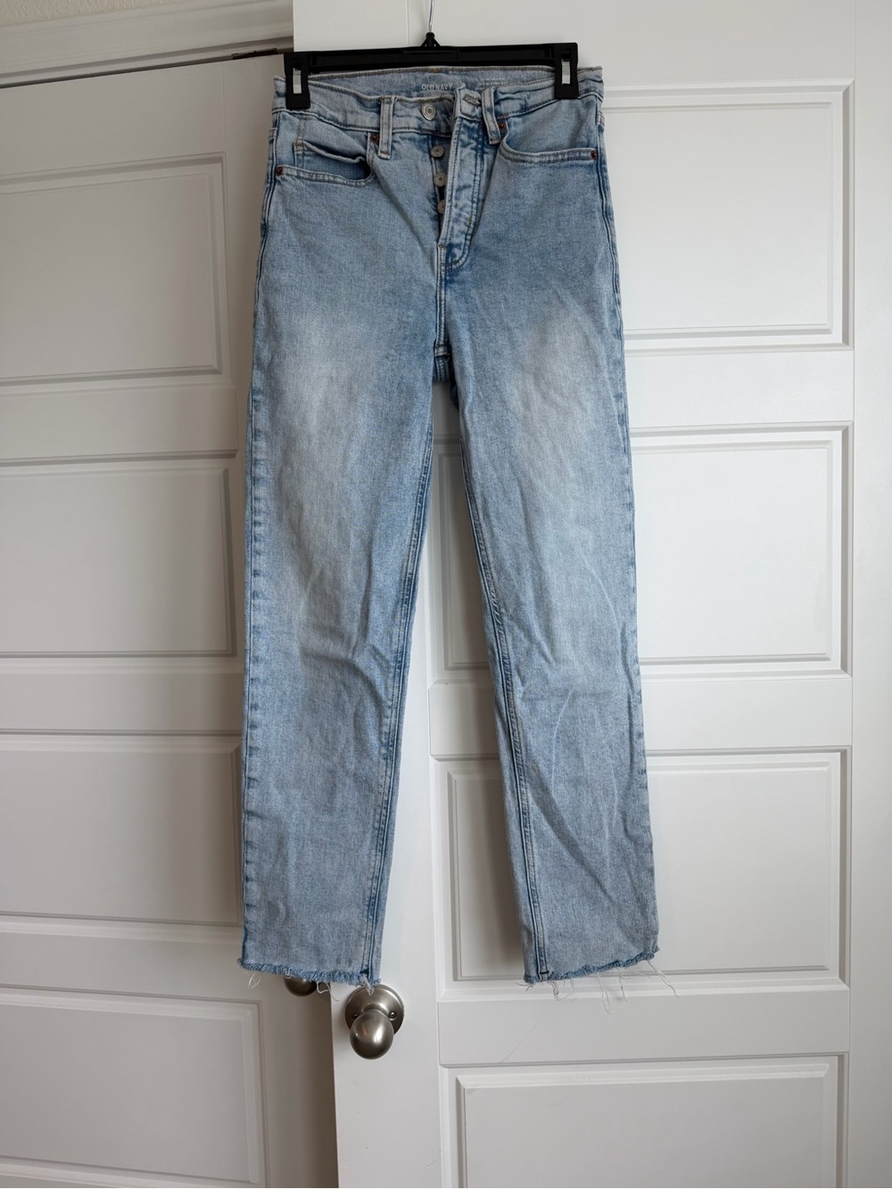 162 - Women’s Old Navy Light Blue Straight Leg Jeans with Button-Fly